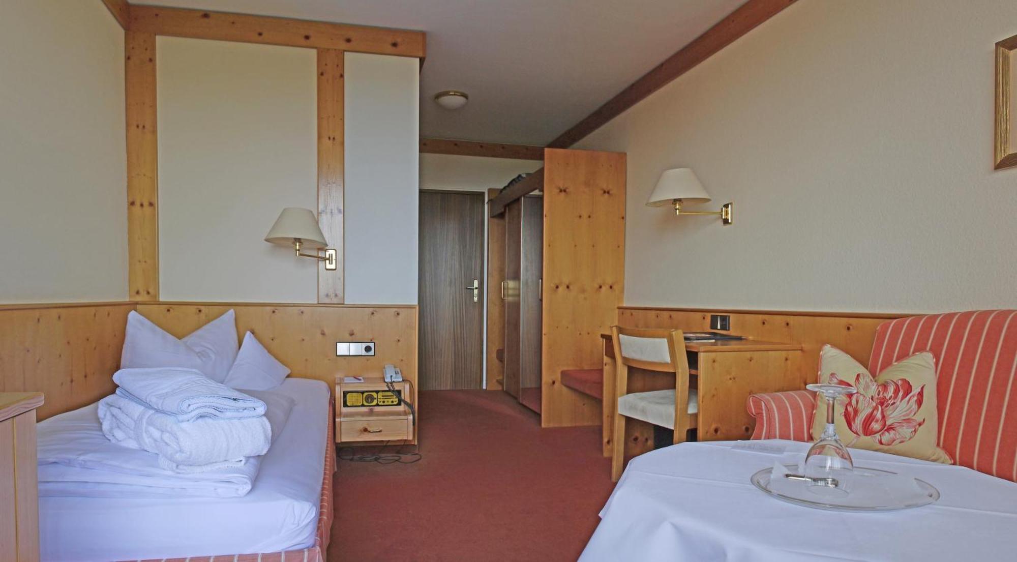 Hotel Schwanen Kaelberbronn Pfalzgrafenweiler Buitenkant foto